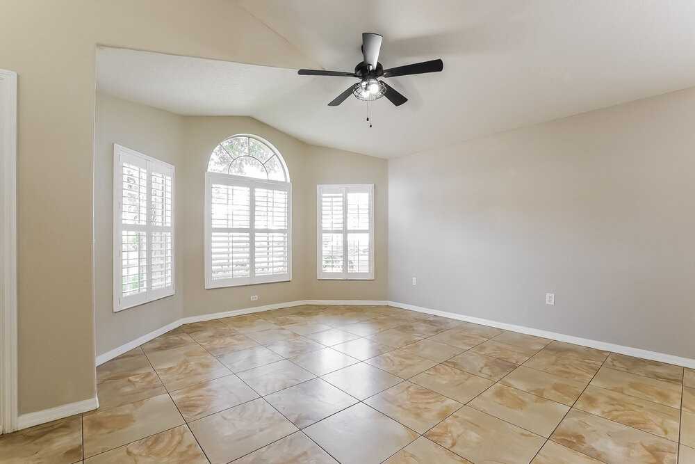 14643 Lady Victoria Blvd - Photo 4 of 16