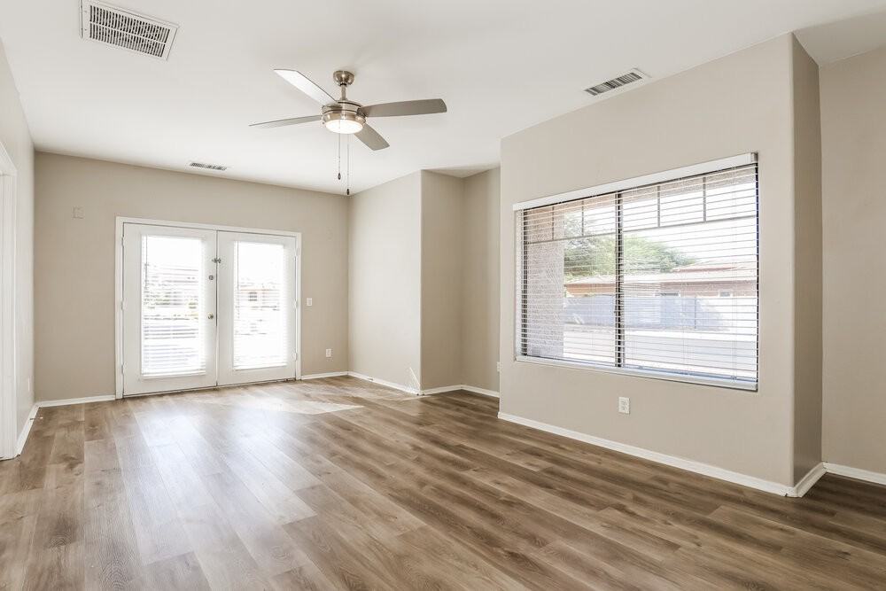 5245 W Bowker St - Photo 3 of 16