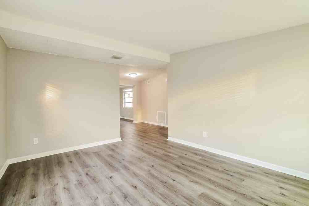 1198 Maxey Dr - Photo 6 of 19