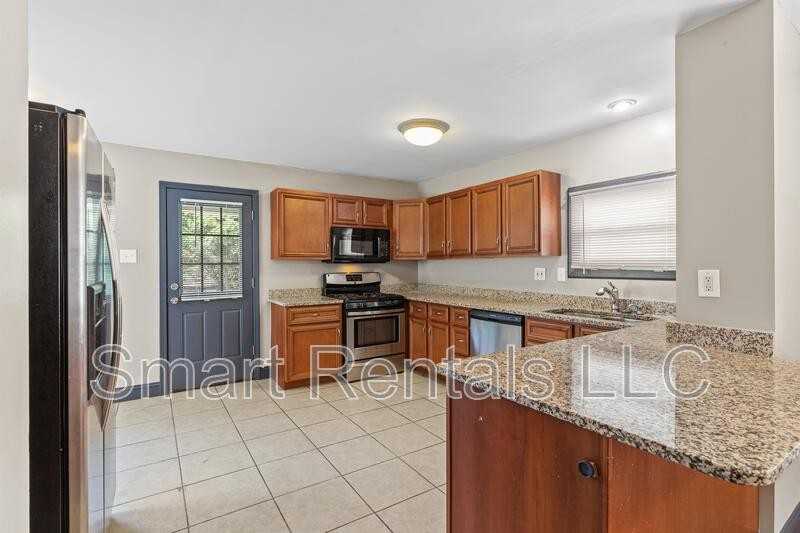 3627 Cambridge Ave - Photo 2 of 22