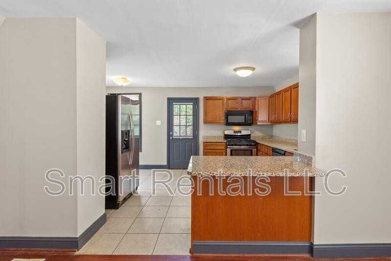 3627 Cambridge Ave - Photo 3 of 22
