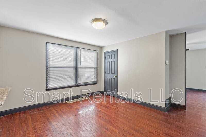 3627 Cambridge Ave - Photo 7 of 22