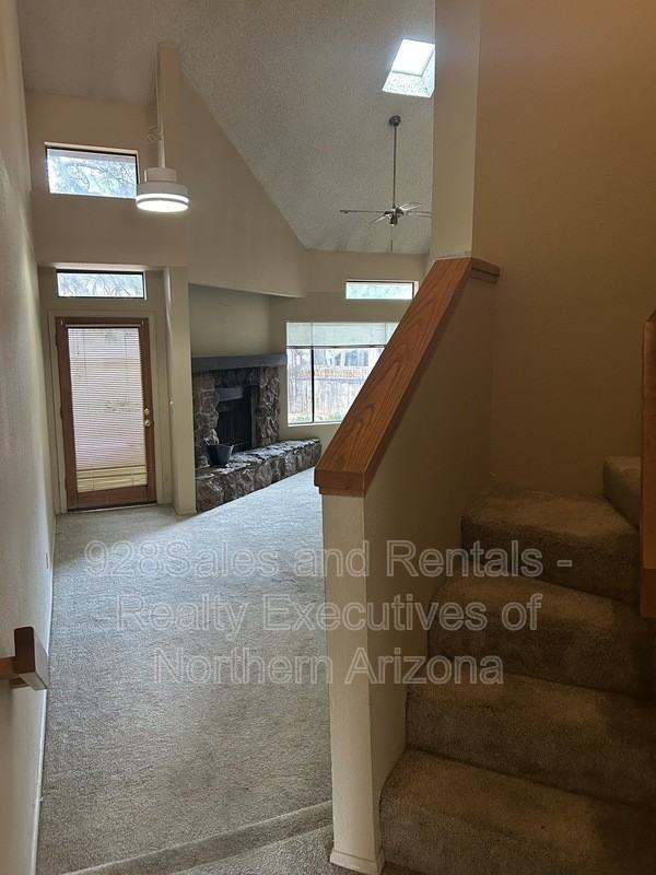 4005 N Goodwin Cir - Photo 6 of 16