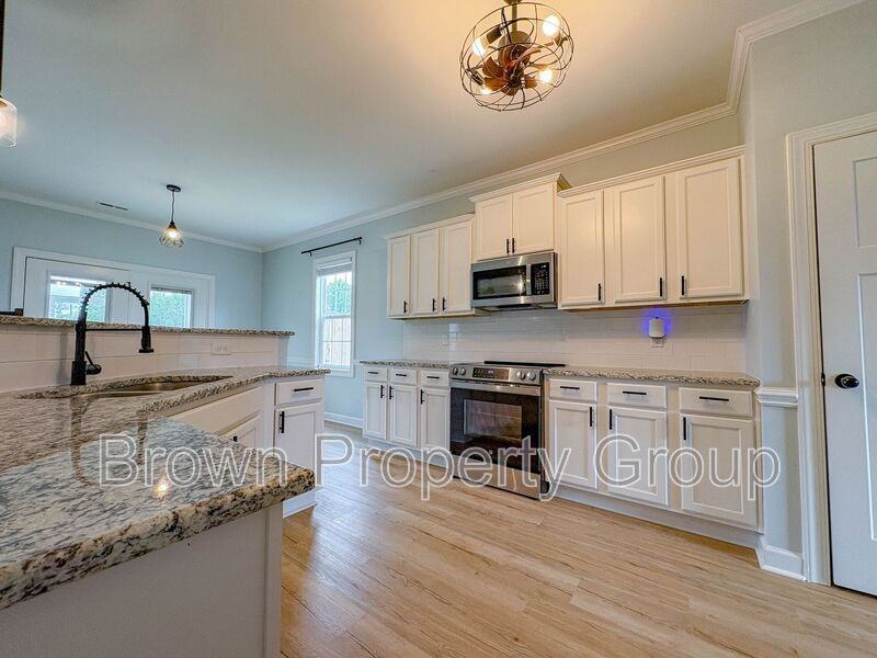 300 Saint Matthews Church Rd - Photo 3 of 36