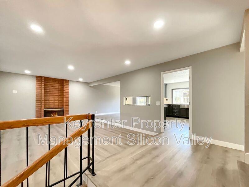 1806 Blackmore Ct - Photo 4 of 42