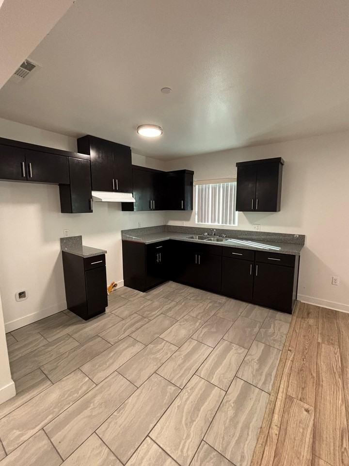 329 East Gage Avenue #329 1/2 - Photo 4 of 13