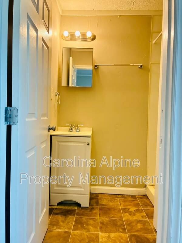 5168 Crawford Rd - Photo 5 of 20