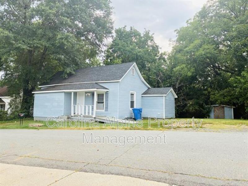 330 D St - Photo 2 of 20