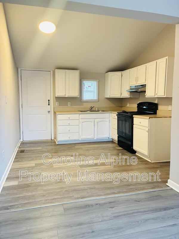 330 D St - Photo 3 of 20