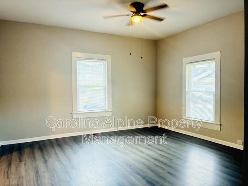 330 D St - Photo 5 of 20