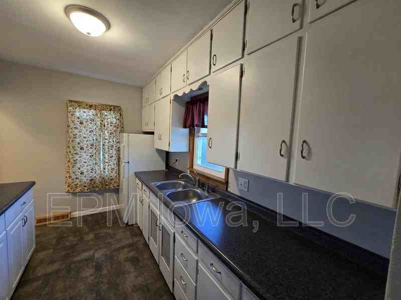 867 Maxwell St - Photo 6 of 21