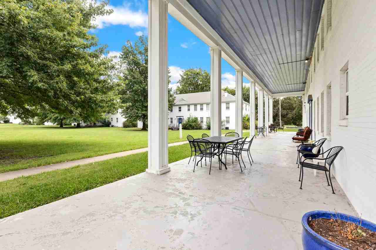 Mount Vernon Apartments - Photo 3 of 14