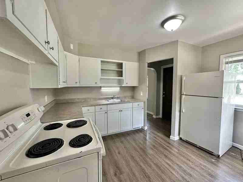 842 15th Ave - Photo 4 of 14