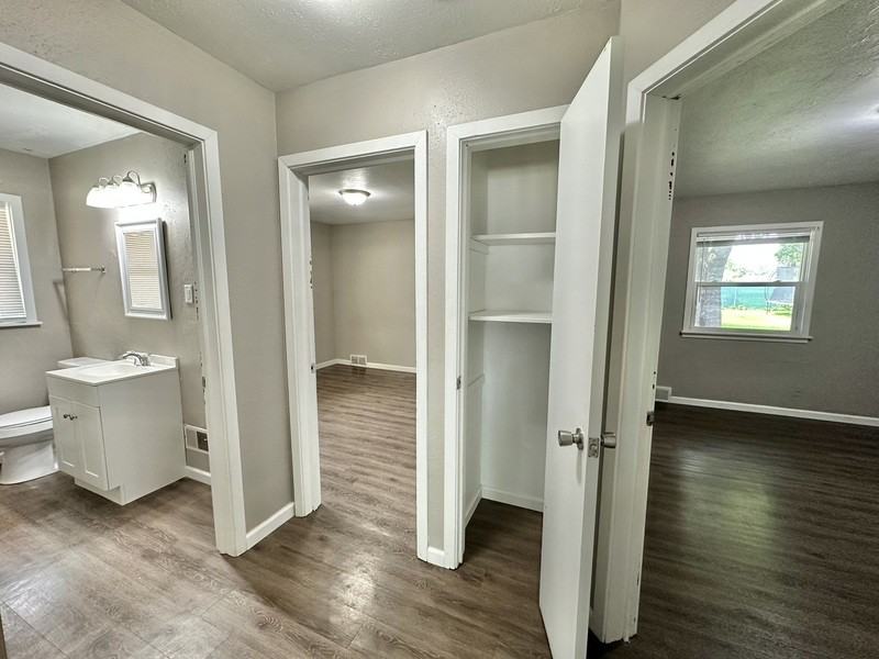 842 15th Ave - Photo 7 of 14