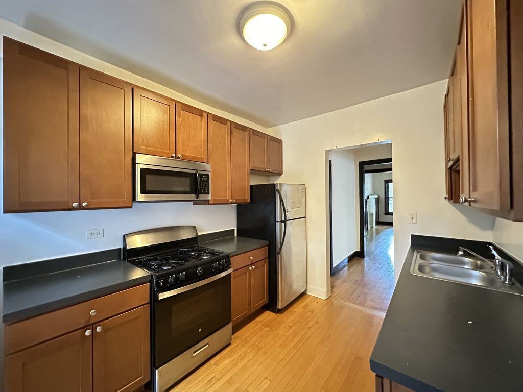 1949 W Cuyler Ave #1 - Photo 5 of 21