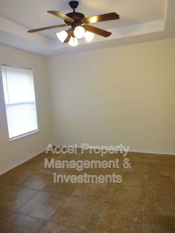 1906 Butkus Dr - Photo 6 of 14