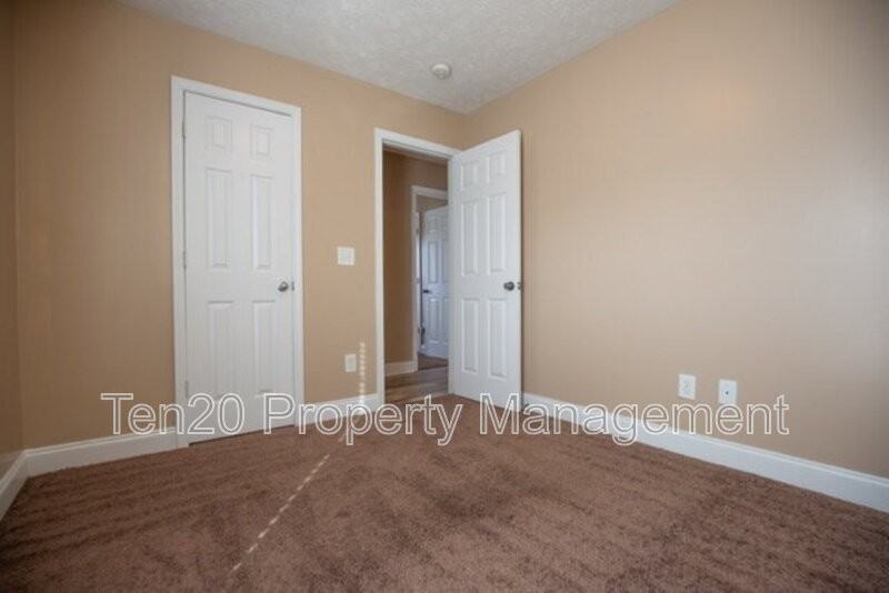 11036 Lee Rd - Photo 3 of 20