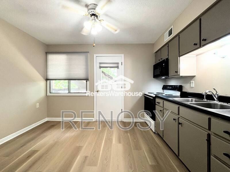 4211 65th St #4 - Photo 5 of 19