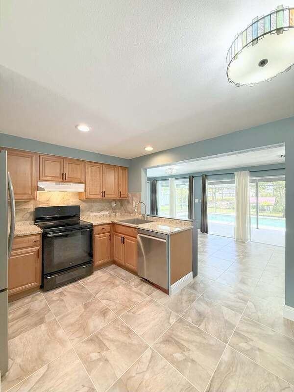 2055 Hyatt Dr - Photo 5 of 45