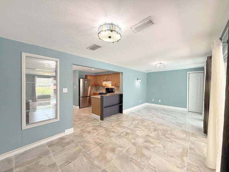 2055 Hyatt Dr - Photo 7 of 45