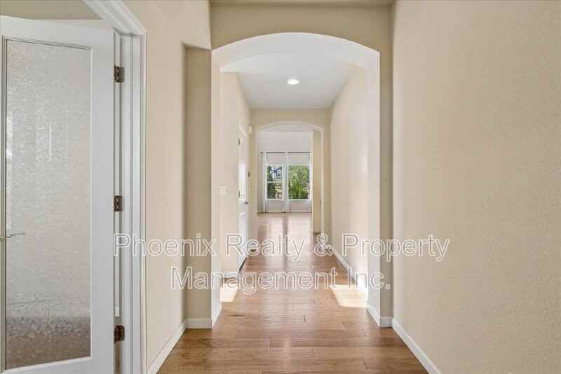 963 Laramie Ln - Photo 2 of 23
