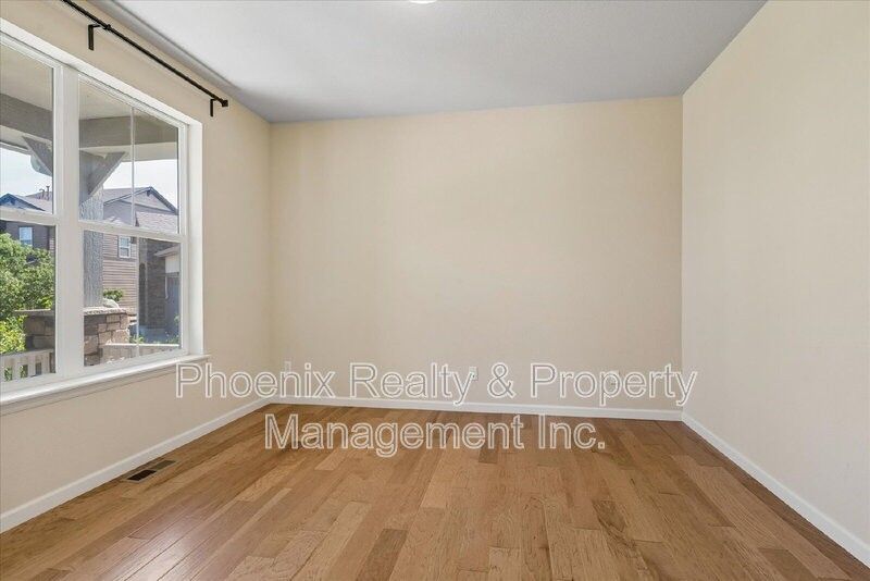 963 Laramie Ln - Photo 3 of 23
