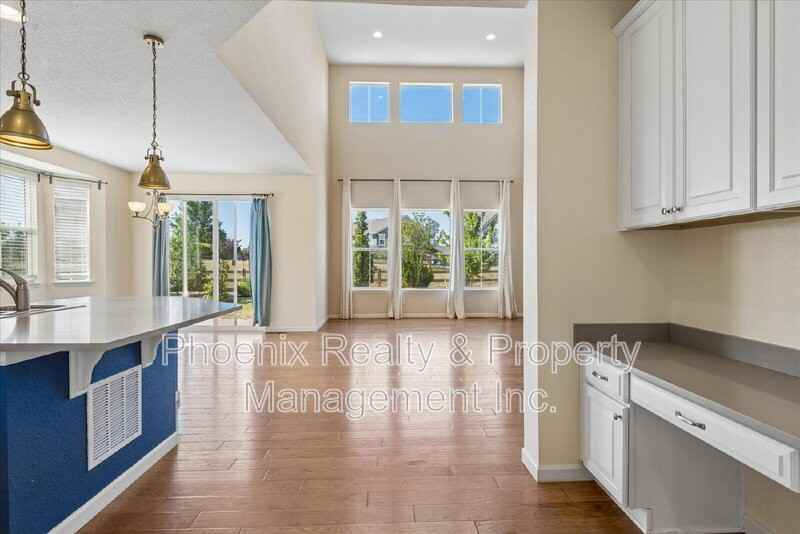 963 Laramie Ln - Photo 4 of 23