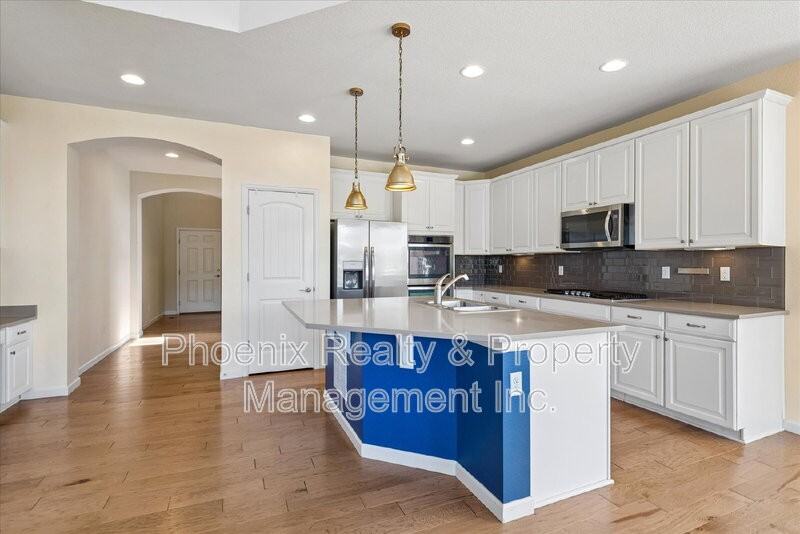 963 Laramie Ln - Photo 5 of 23