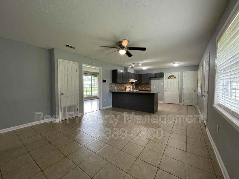 15482 Patricia Dale Dr - Photo 5 of 26