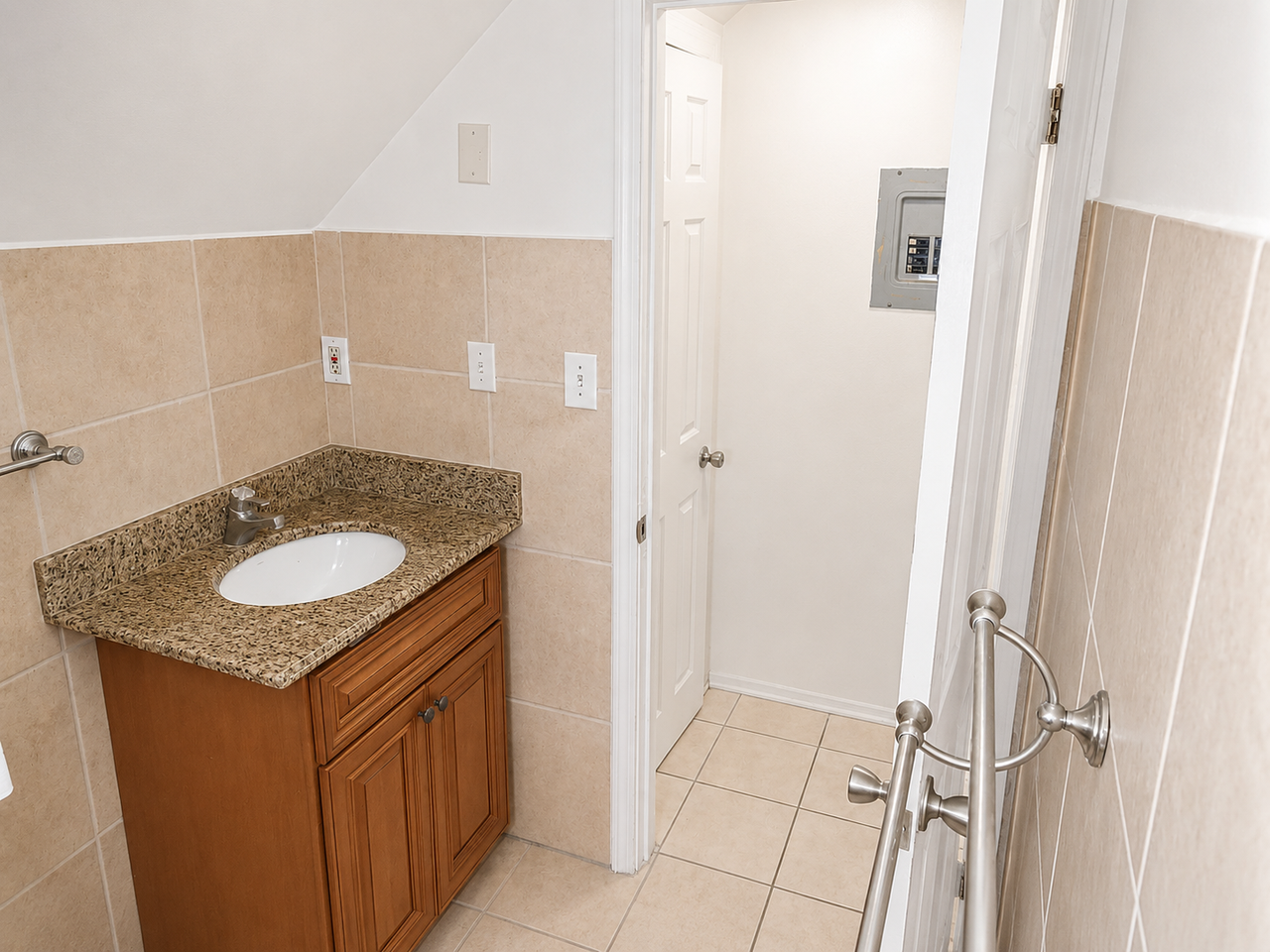 2094 Cedar Avenue #1/2 A - Photo 2 of 8