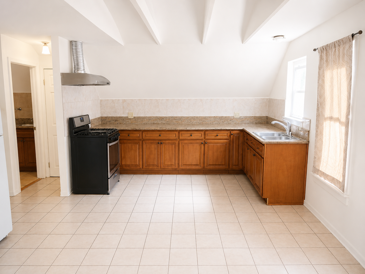 2094 Cedar Avenue #1/2 A - Photo 5 of 8