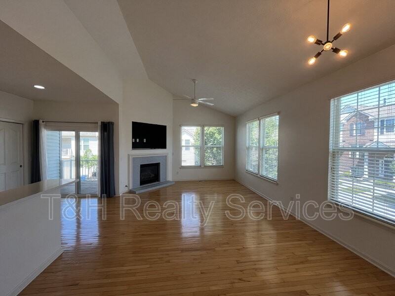 12691 Leah Ln - Photo 6 of 27