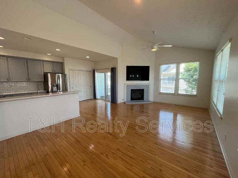 12691 Leah Ln - Photo 7 of 27