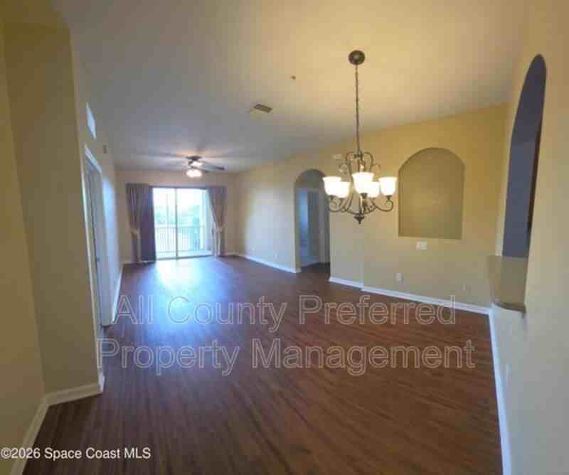 1576 Peregrine Cir #208 - Photo 3 of 19