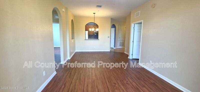 1576 Peregrine Cir #208 - Photo 4 of 19