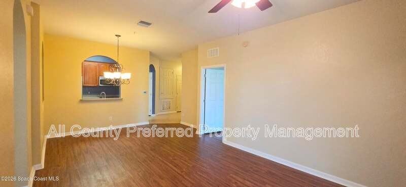 1576 Peregrine Cir #208 - Photo 5 of 19