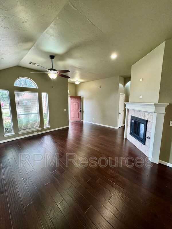 8205 Nw 83rd Ter - Photo 5 of 25