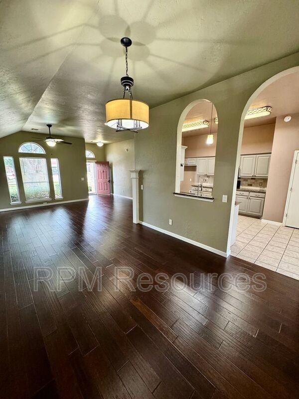 8205 Nw 83rd Ter - Photo 7 of 25