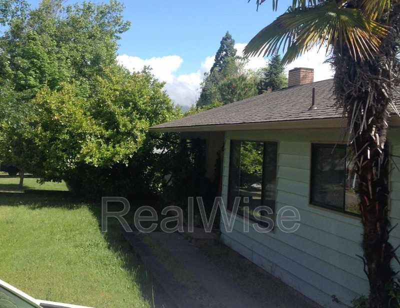 860 Glendale Ave - Photo 2 of 24