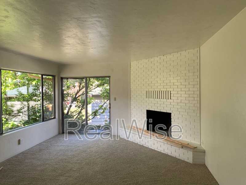 860 Glendale Ave - Photo 3 of 24