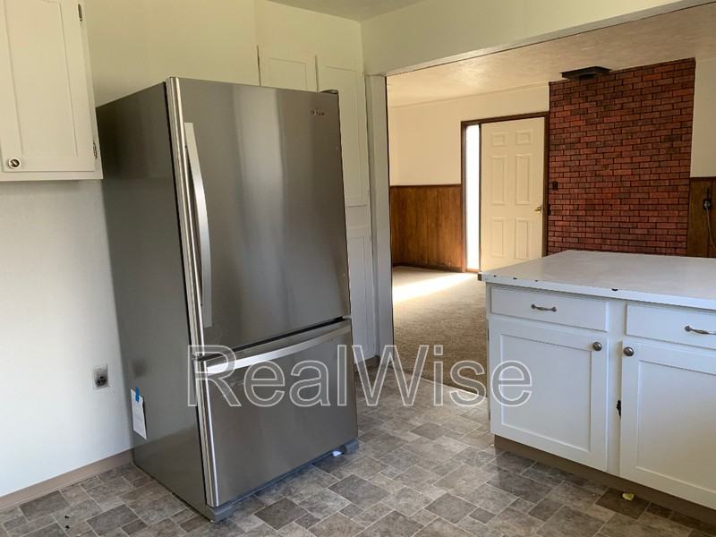 860 Glendale Ave - Photo 6 of 24