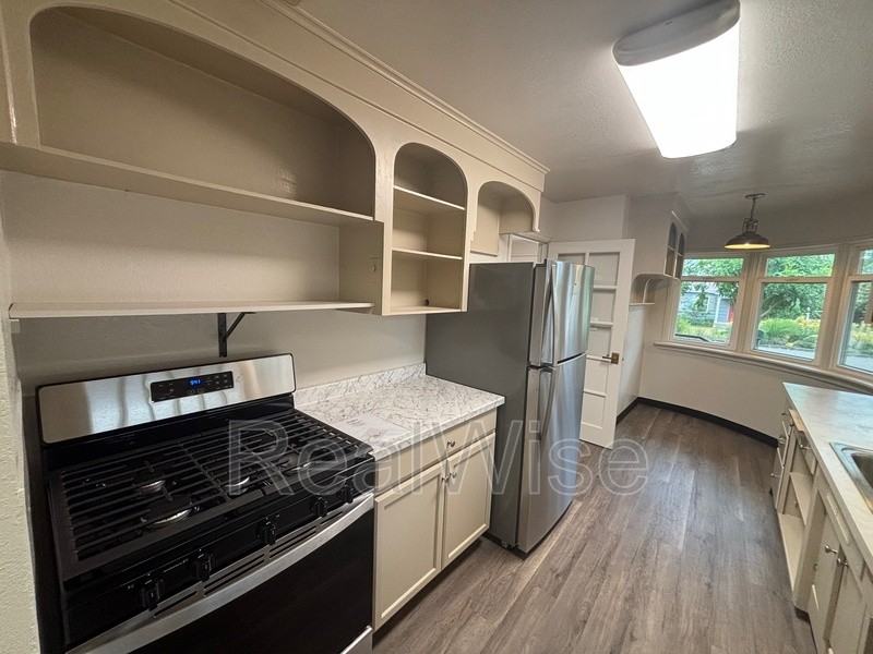 364 W Selmar Ct - Photo 4 of 22