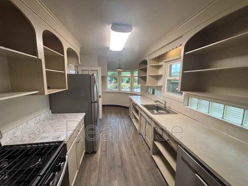 364 W Selmar Ct - Photo 6 of 22