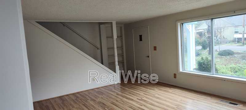 355 W Selmar Ct - Photo 3 of 30