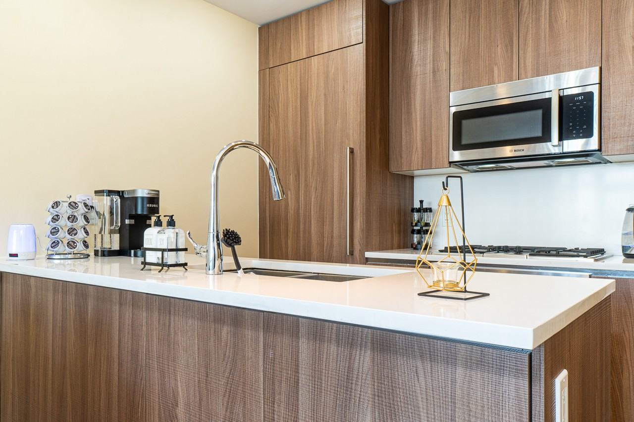 2033 West 10th Avenue - Photo 8