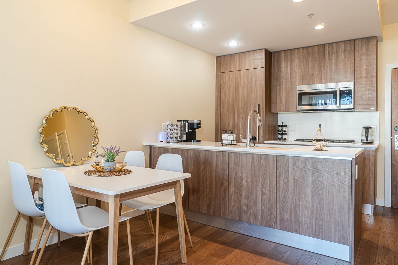 2033 West 10th Avenue - Photo 5