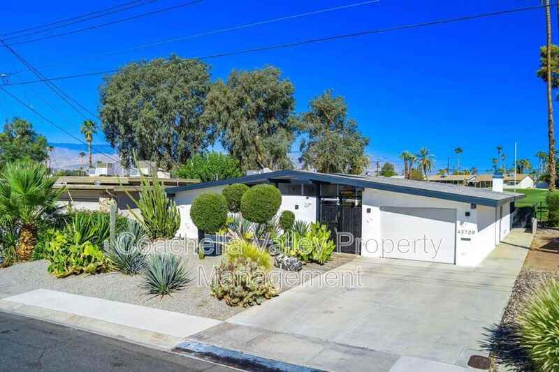 43709 Louisiana St - Photo 3 of 29