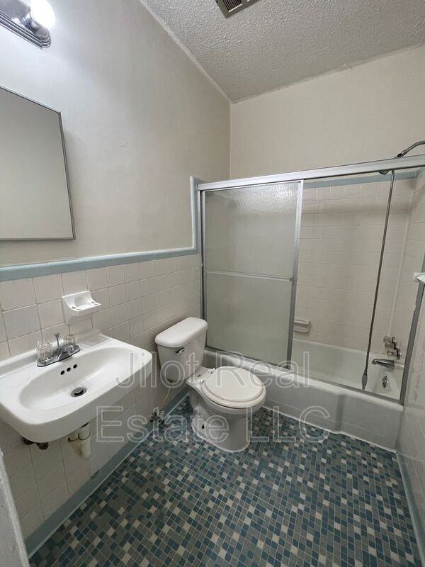 496 Holderness St Sw #18 - Photo 5 of 12