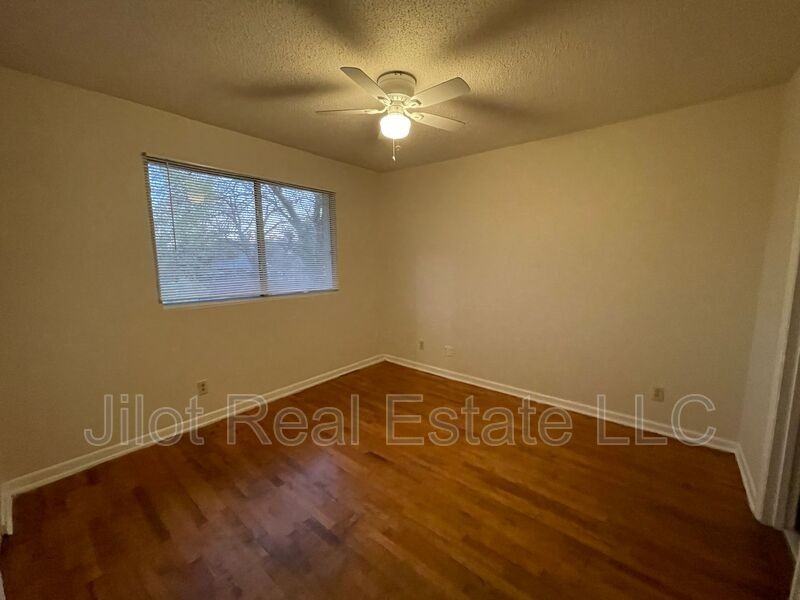 496 Holderness St Sw #18 - Photo 6 of 12