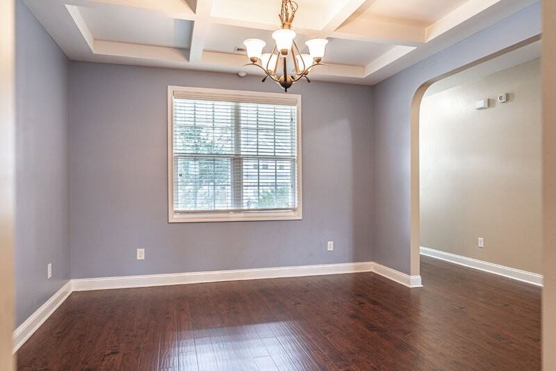 216 Tipperary St - Photo 3 of 34
